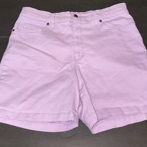Gloria Vanderbilt Size 12 Amanda All-Around Slimming Effect Lavender Jean Shorts